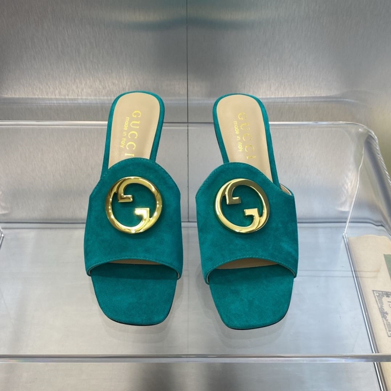 G*u*i slippers